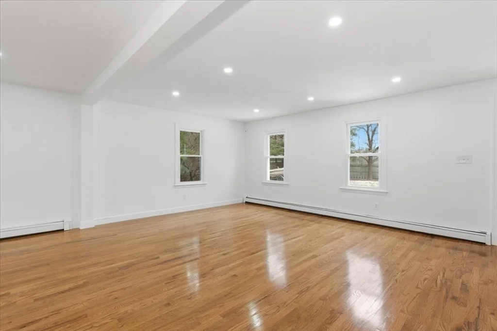 Photo of 430 Brook Bend Rd