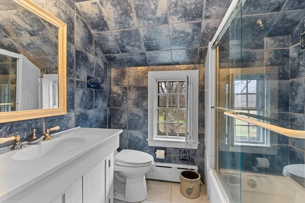 Photo of 423 Cambridge Tpke