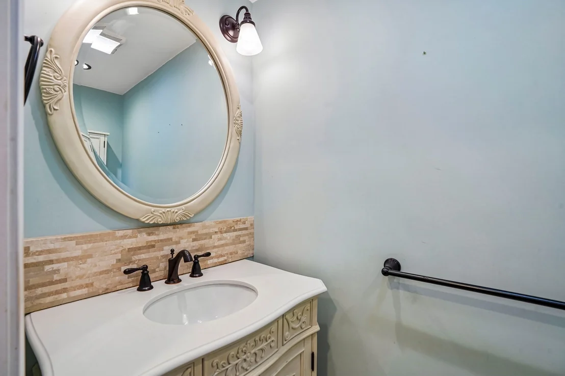 Photo of 7 Nirvana Dr