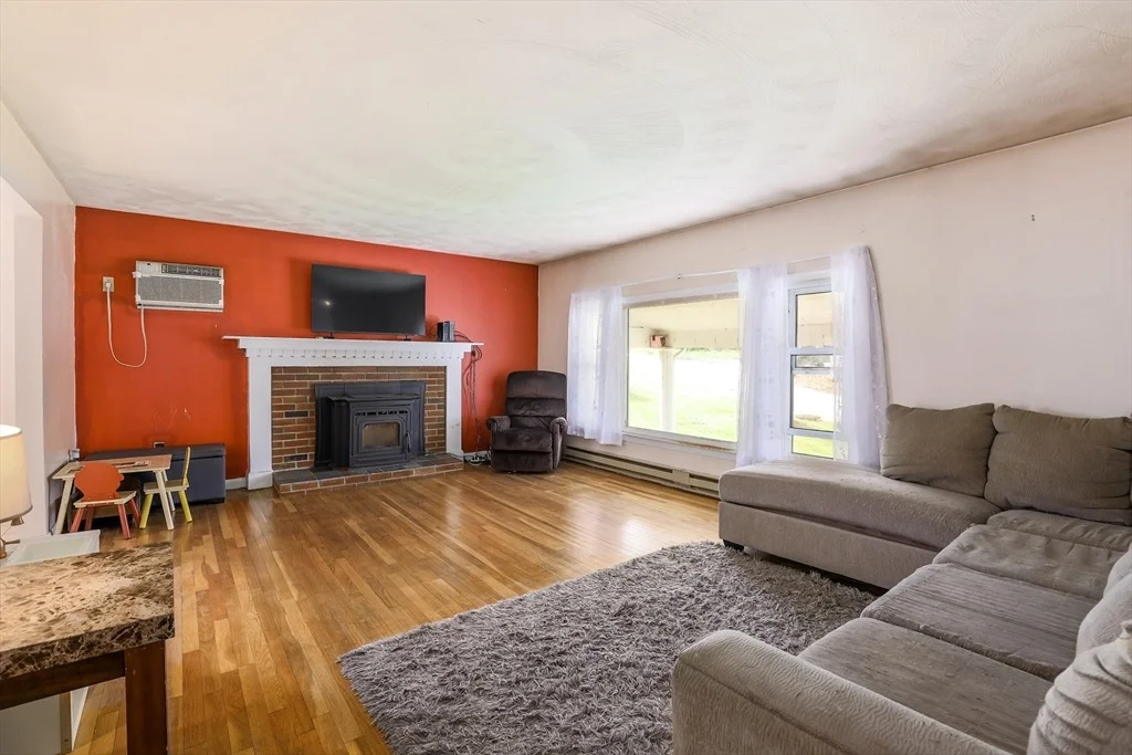 Photo of 6 Lerner Dr