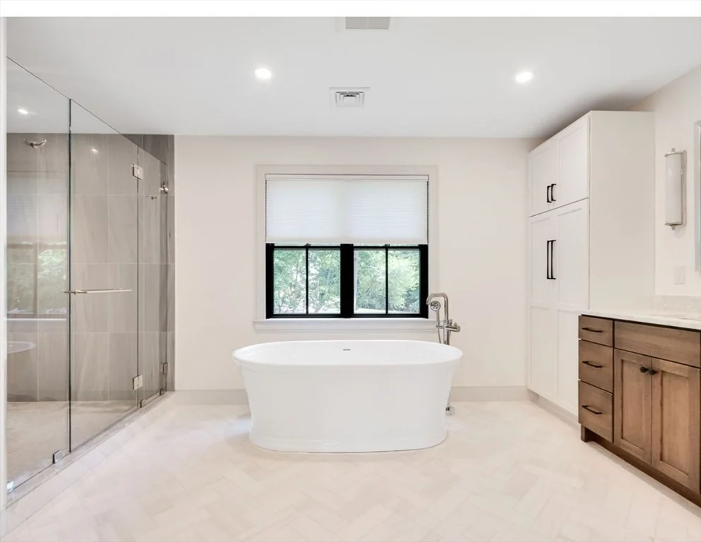 Photo of 24 Deerfield Road