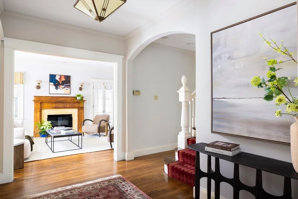 Photo of 91 Waban Ave