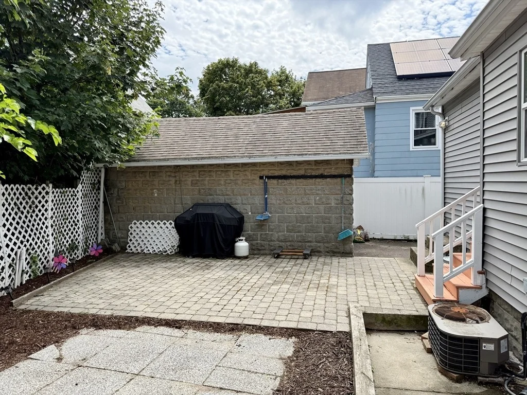 Photo of 17 Chisholm St