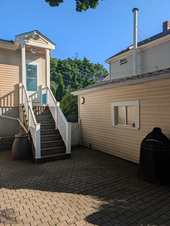 Photo of 18 Windsor Ave