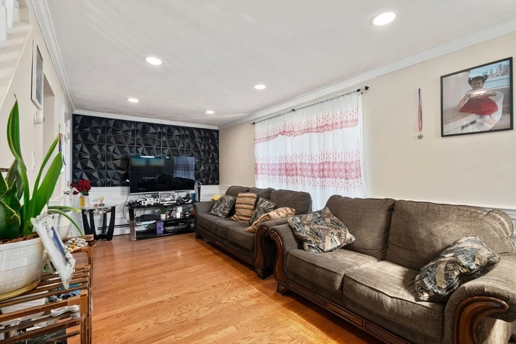 Photo of 84 Howard Street
