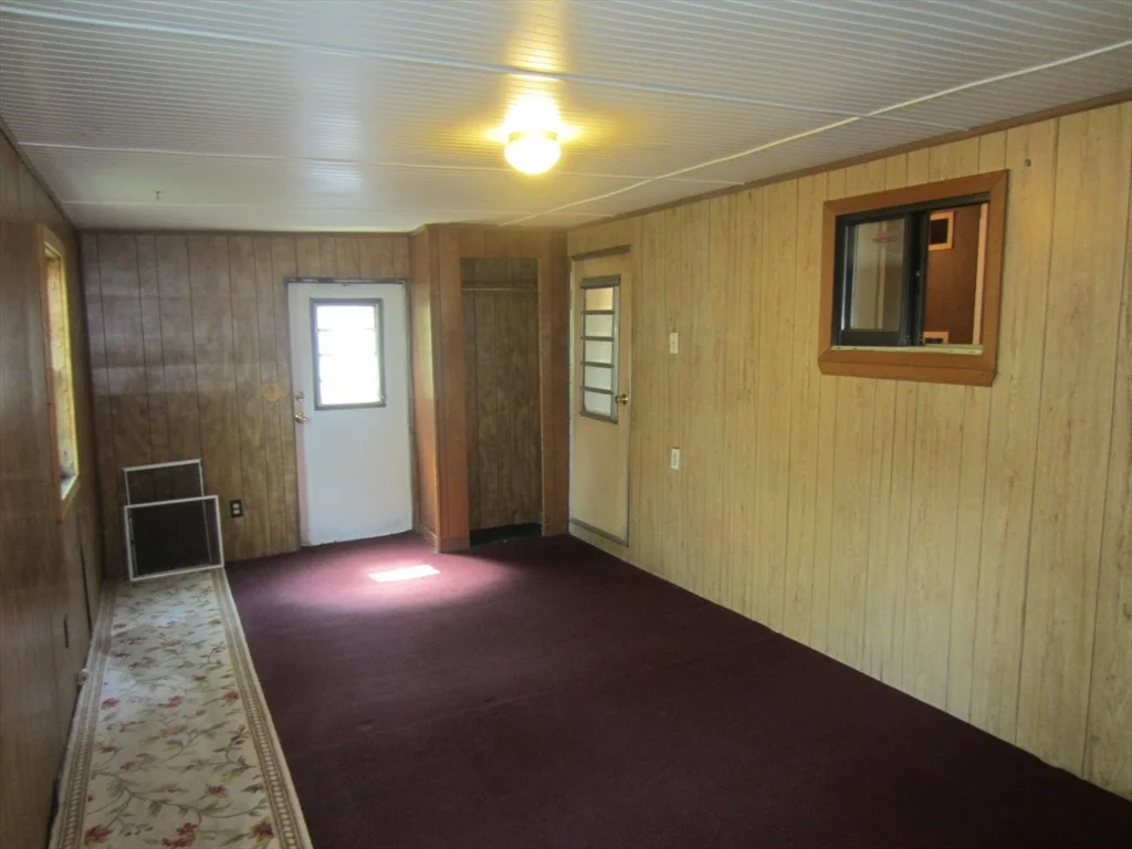 Photo of 8 Kristen Ln