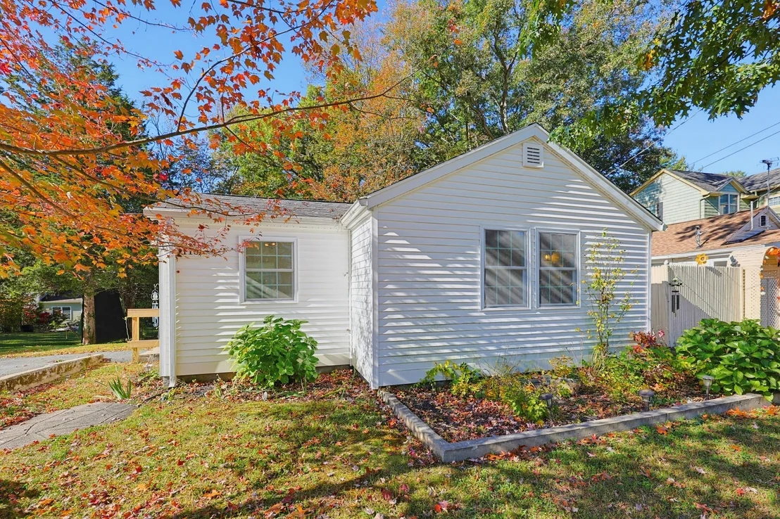 Photo of 116 Lakeshore Dr