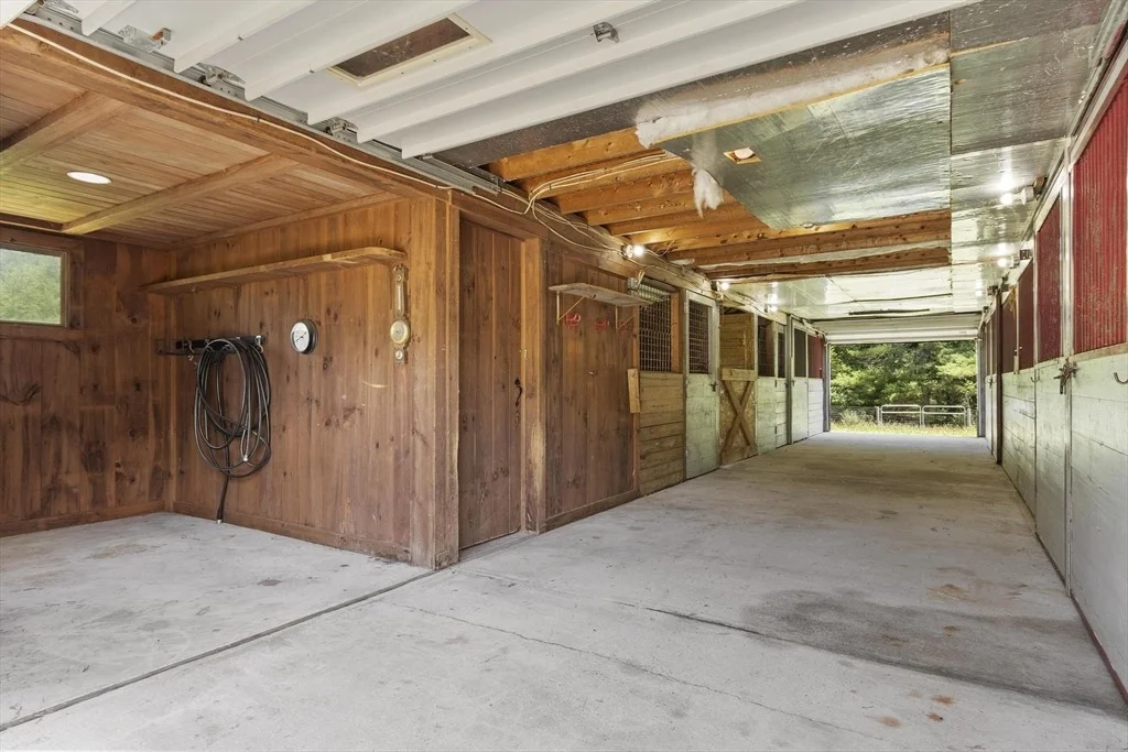 Photo of 467 Loring Road