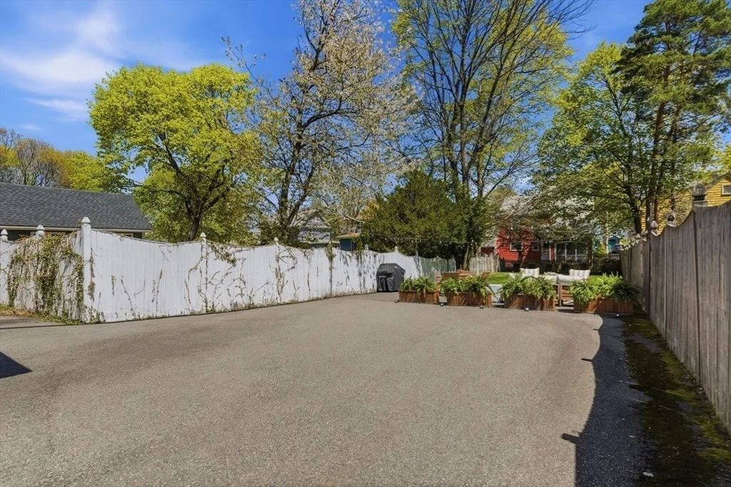 Photo of 75 School Street