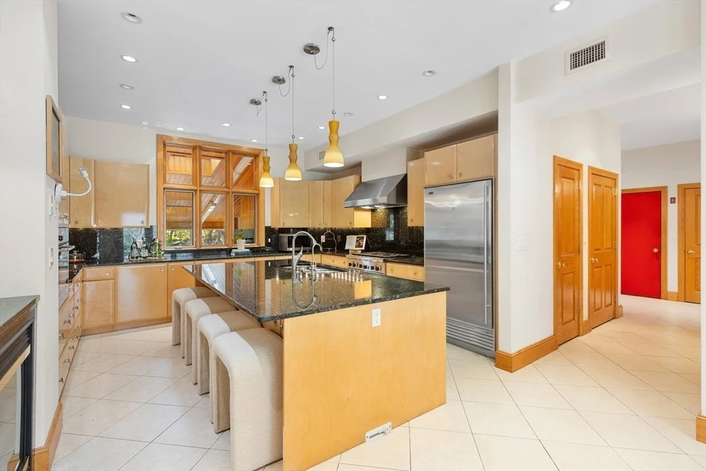 Photo of 16 Solomon Pierce Rd