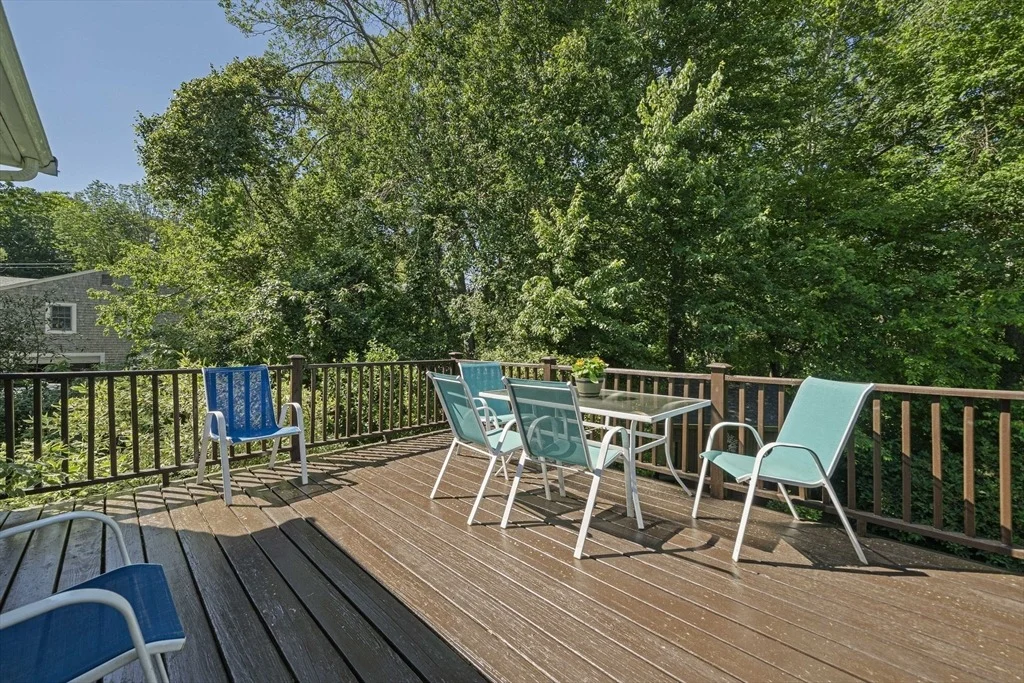 Photo of 1 Carpenter Ln