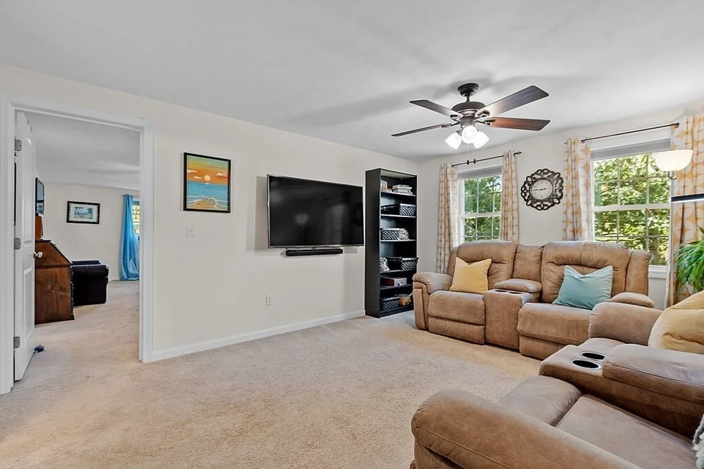 Photo of 93 N Common Rd