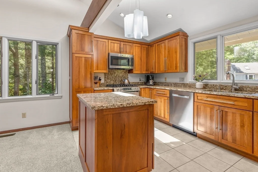 Photo of 261 Fells Pond Road