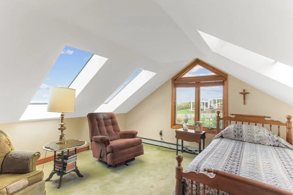 Photo of 48 Holbrook Ave