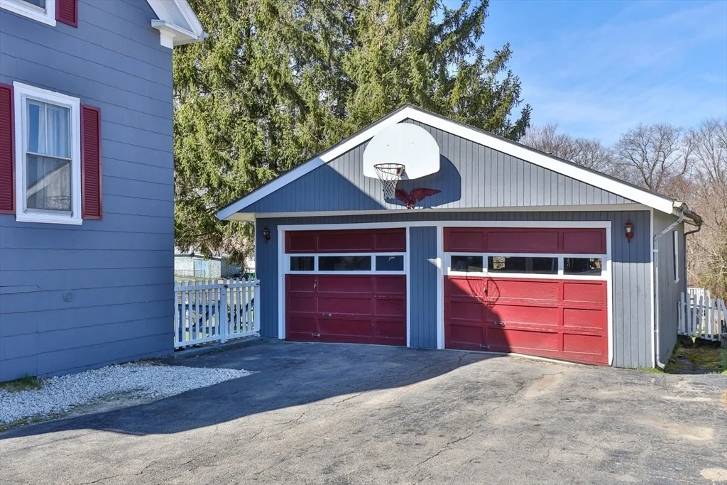 Photo of 112 King St