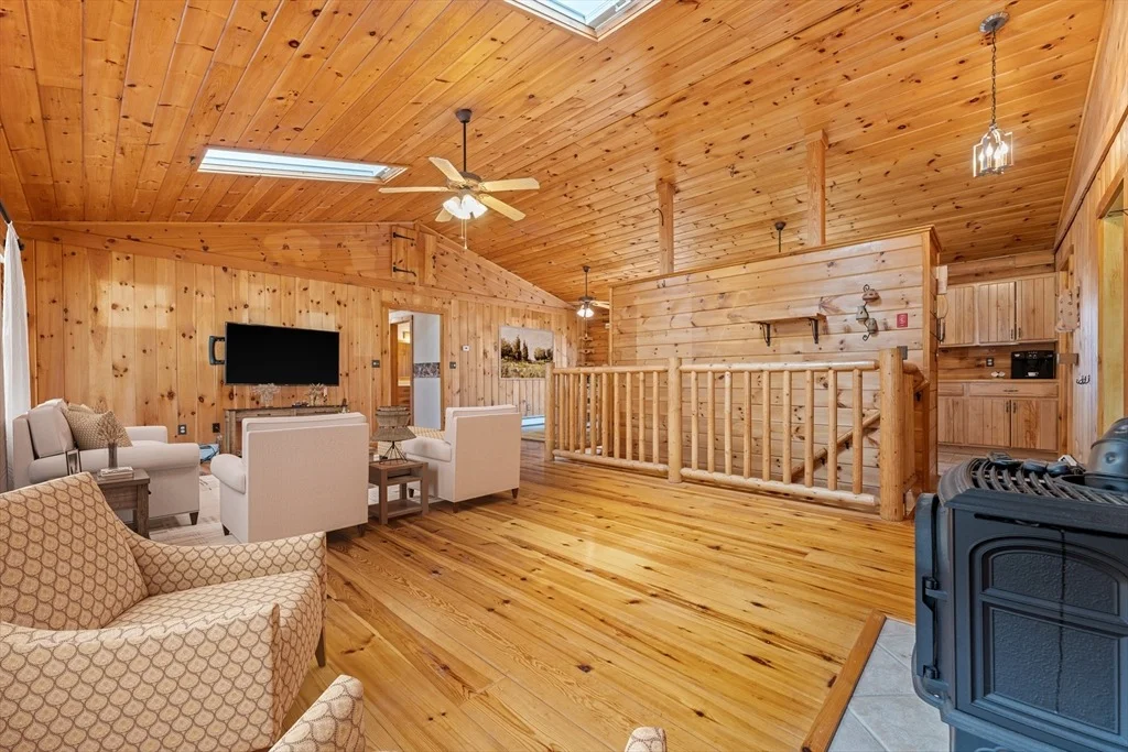 Photo of 15 Quissett Rd