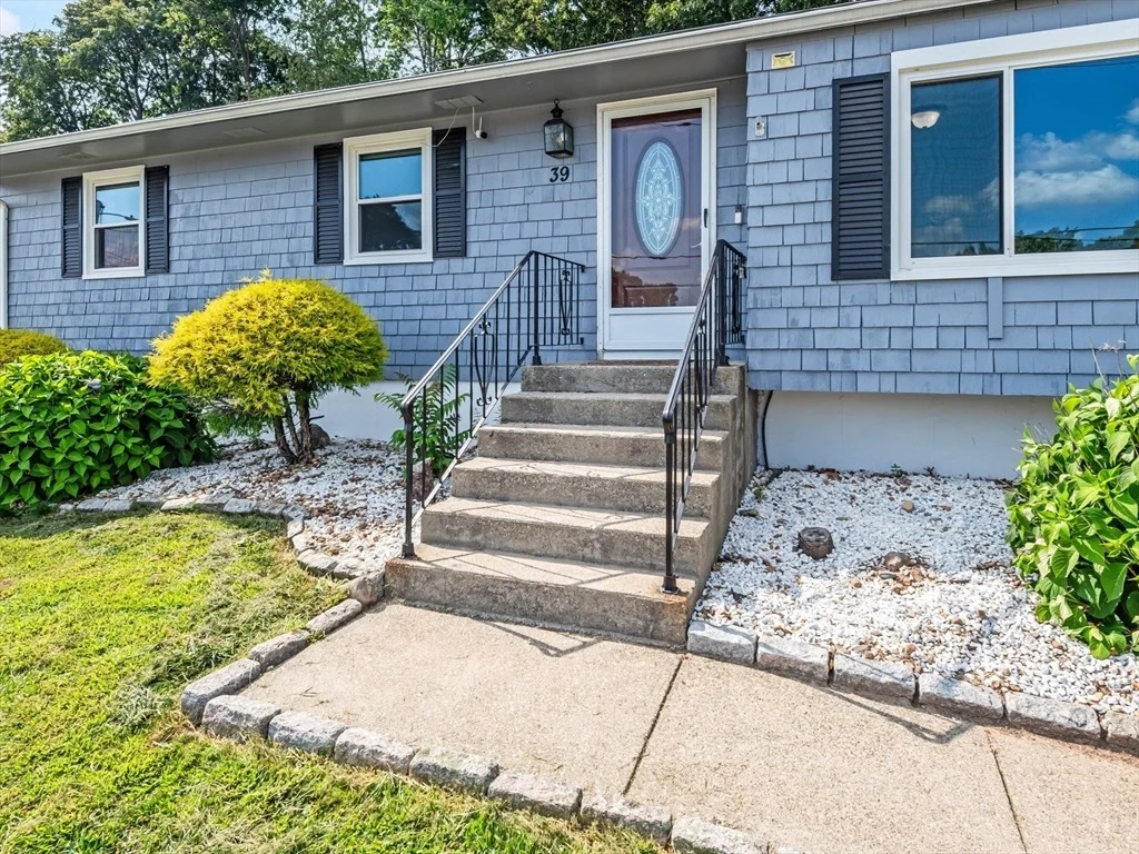 Photo of 39 Barbara Ave