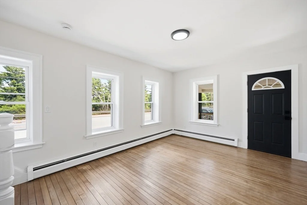 Photo of 323 Spring St