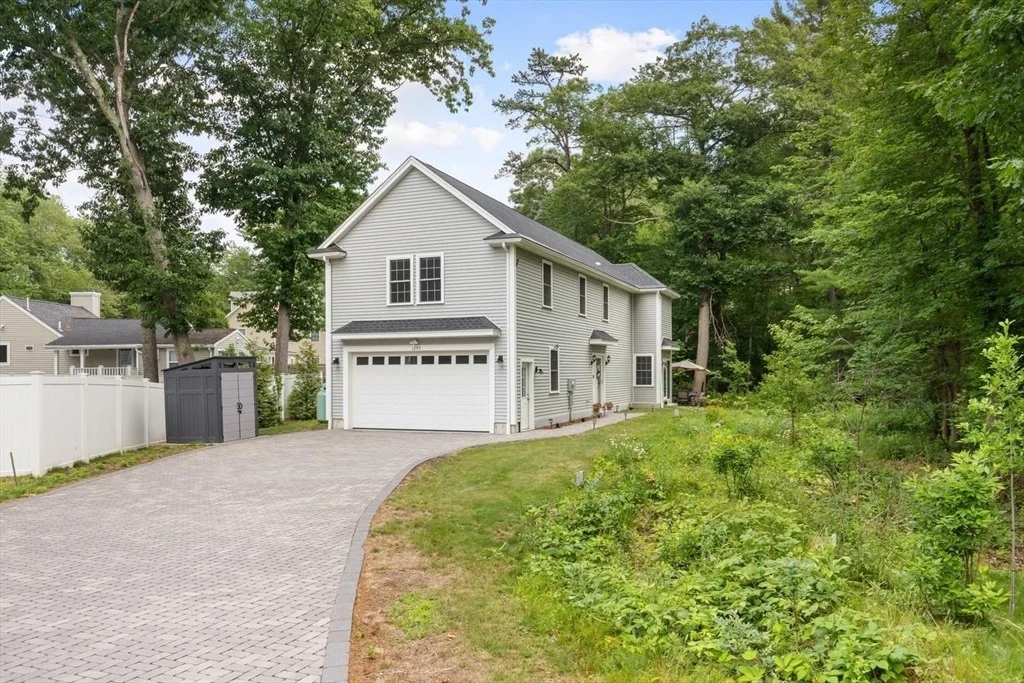 Photo of 1295 Main St