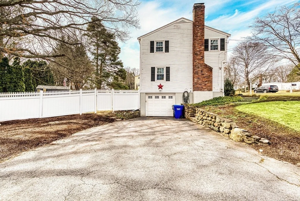 Photo of 2 Juniper Cir