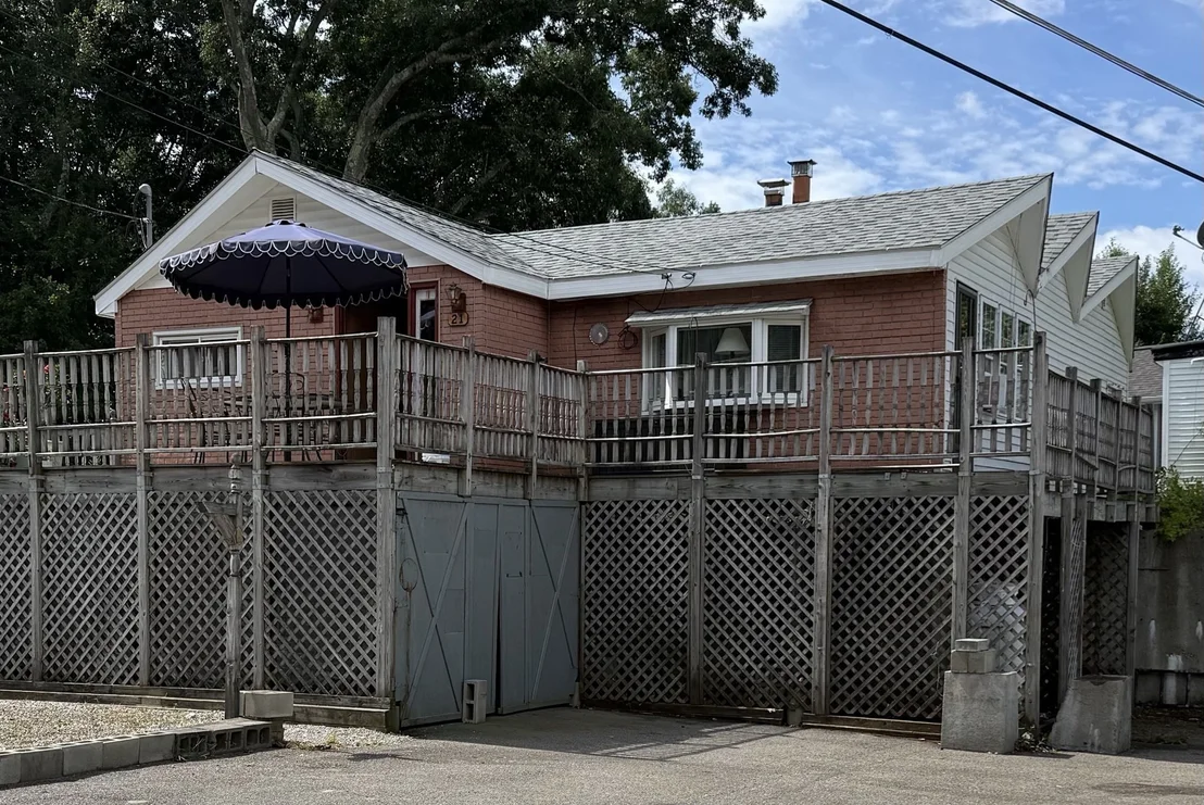 Photo of 21 Freeman Ave