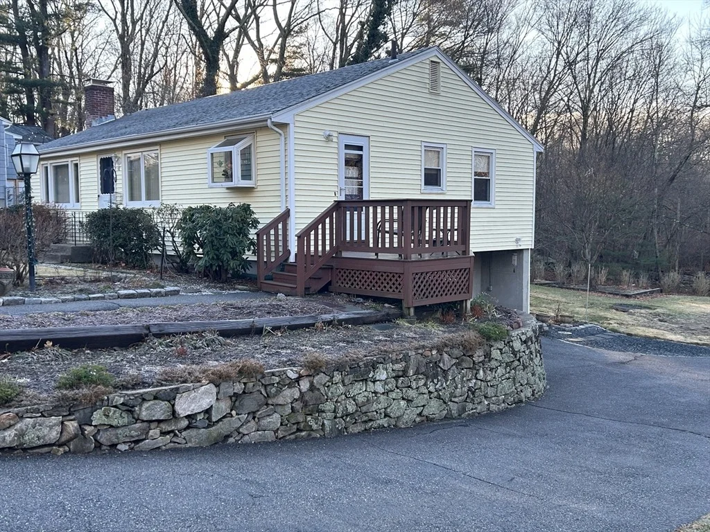 Photo of 48 Hemlock Dr