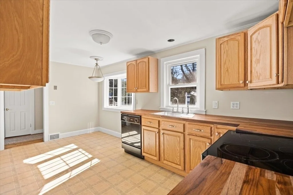 Photo of 365 Phinneys Ln