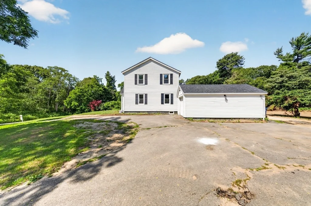 Photo of 71 Great Neck Rd