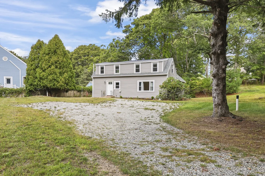 Photo of 200 Great Neck Rd