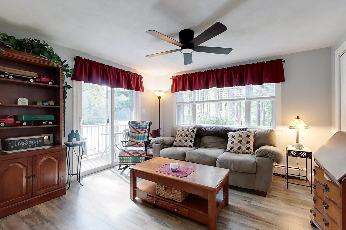 Photo of 135 Lowell Rd