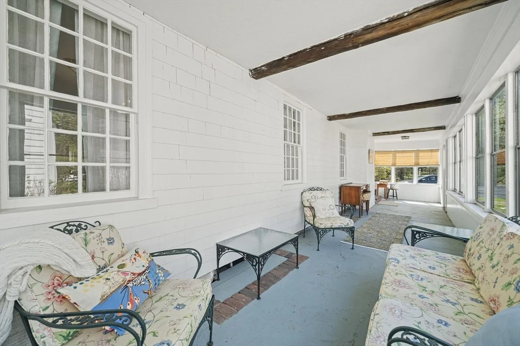Photo of 1670 Main St
