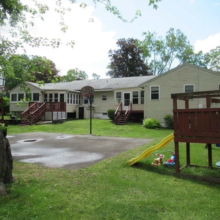 Photo of 82 Fox Ave