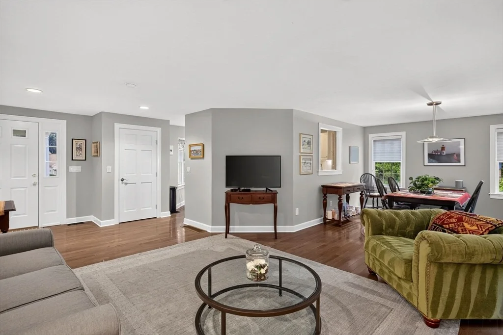 Photo of Unit 8 at 8 Elizabteh Circle
