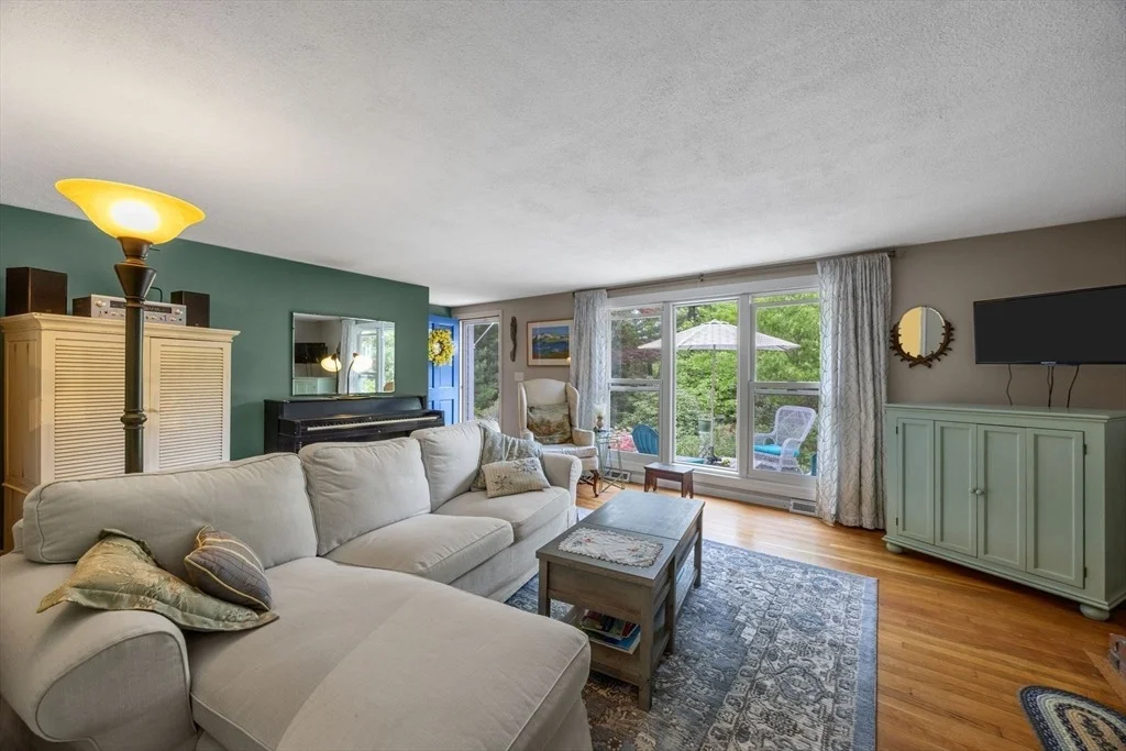 Photo of 105 Taramac Rd
