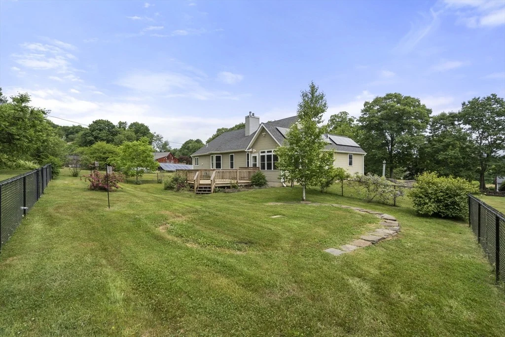 Photo of 893 Cronin Rd