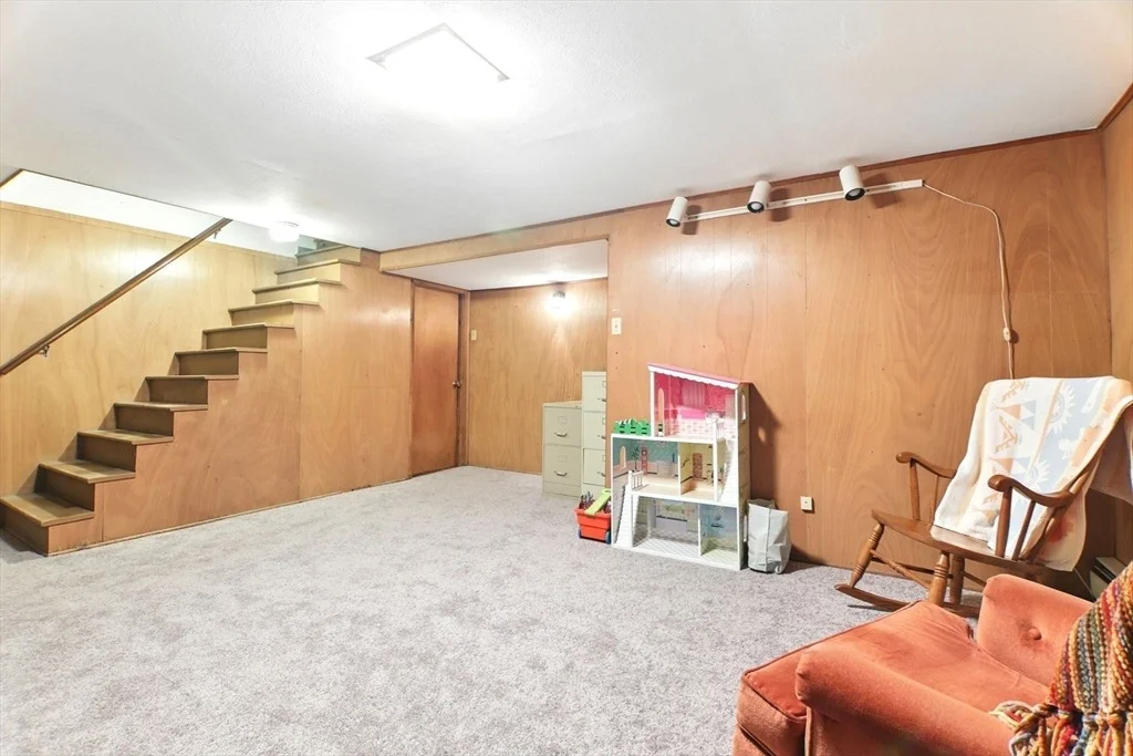 Photo of 230 Meadowlark Dr