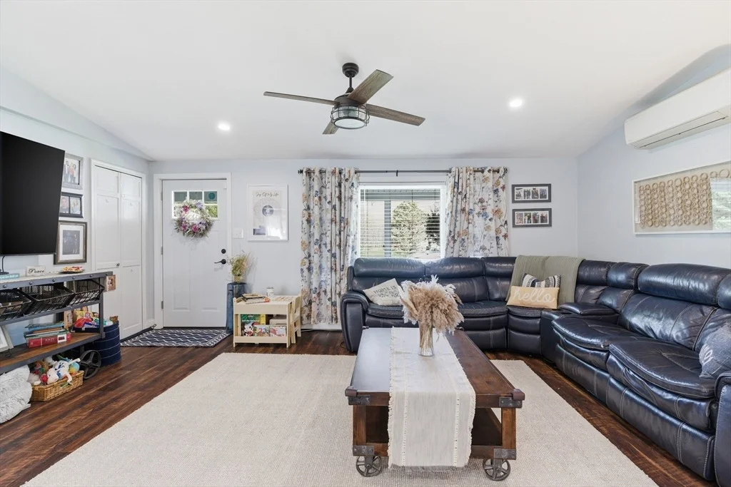 Photo of 72 Kevin Dr