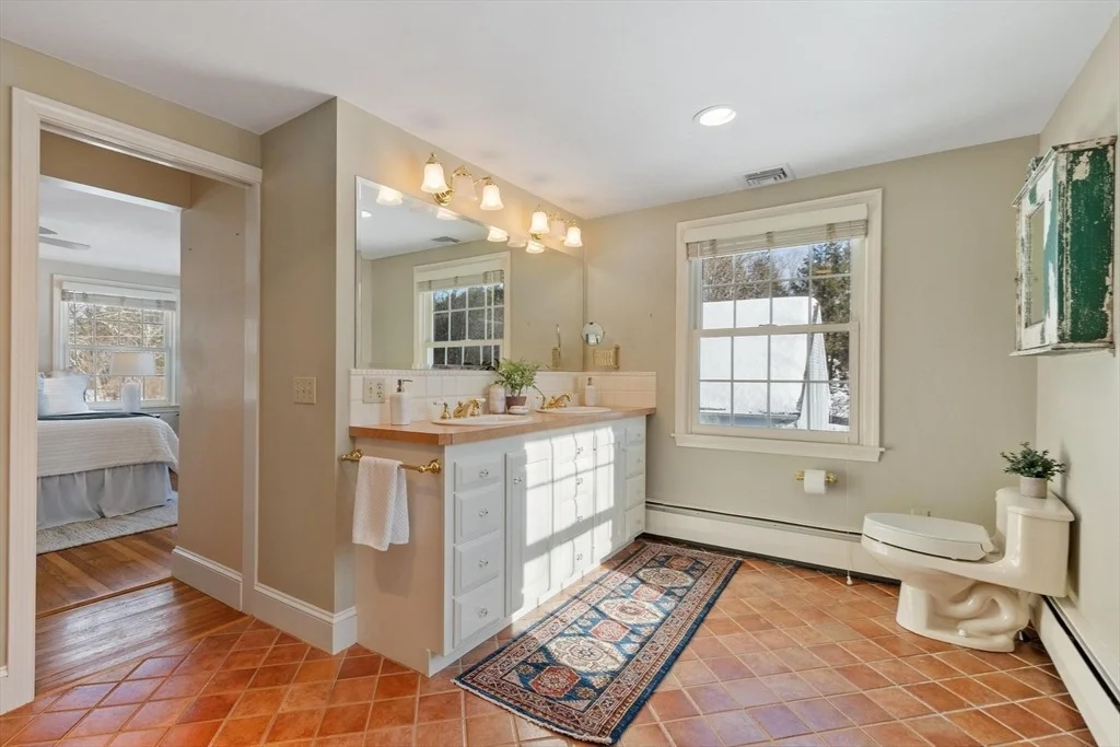 Photo of 959 Hill Rd