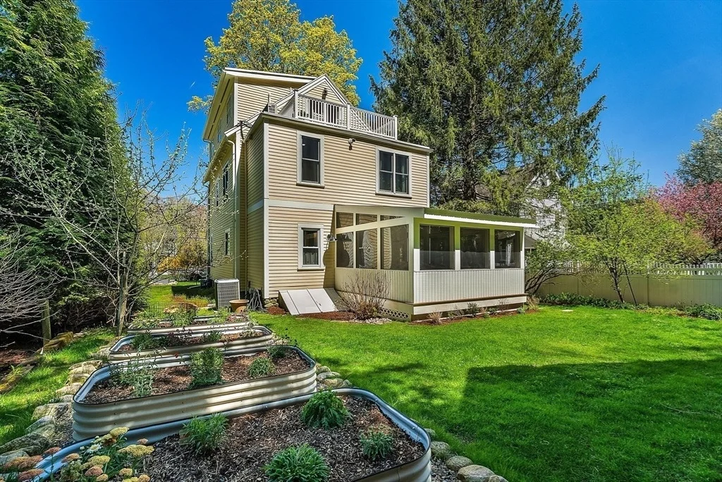 Photo of 77 Brook Rd