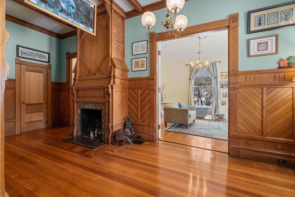 Photo of 327 Franklin St
