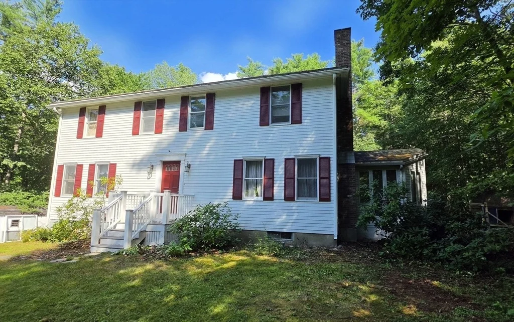 Photo of 2 Greenleaf Dr