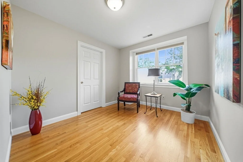Photo of 6 Bittersweet Ln