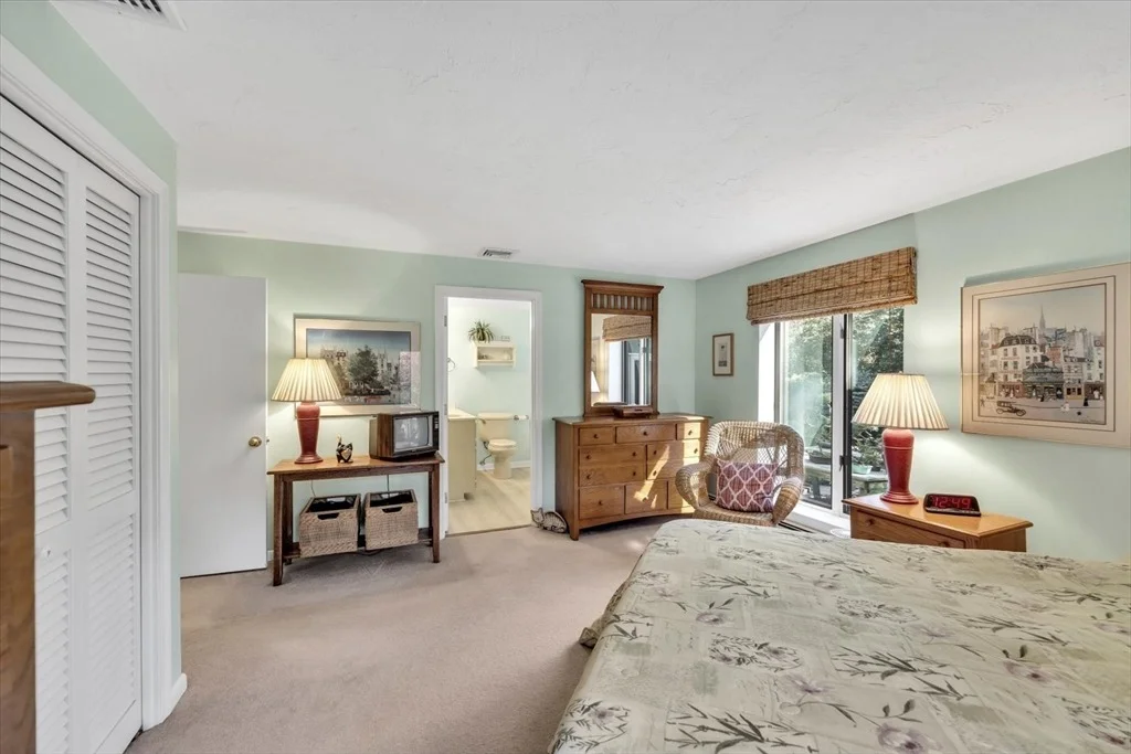 Photo of 17 Thatcher Holway Road