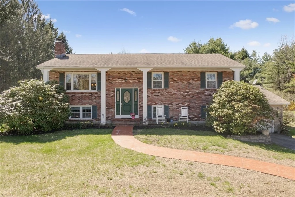 Photo of 138 Benjamin Rd