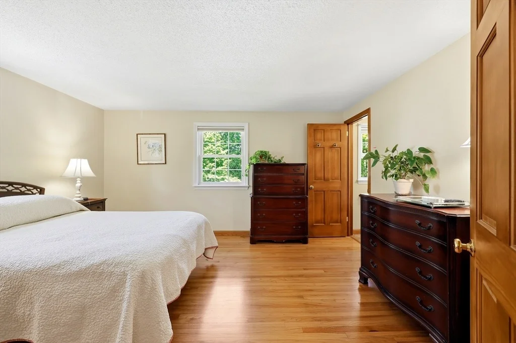 Photo of 9 Meadowbrook Drive
