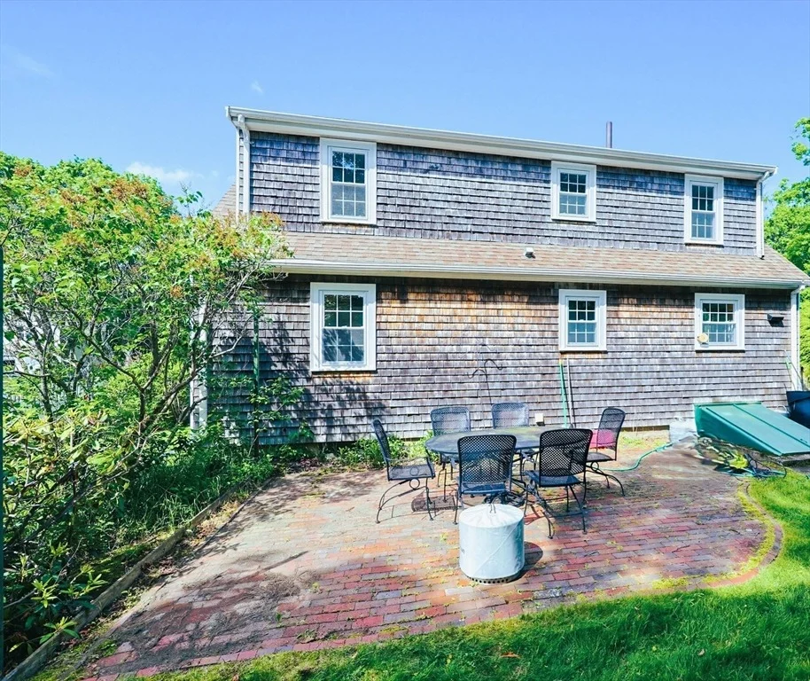 Photo of 4 Meadow Ln