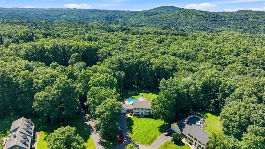 Photo of 7 Deer Run Dr