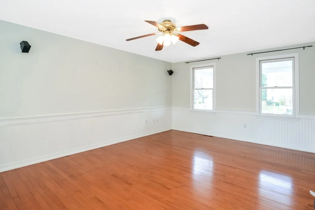Photo of 34 Laura Ln