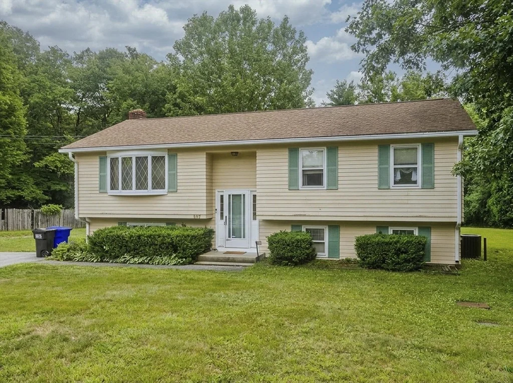 Photo of 597 Amherst Rd