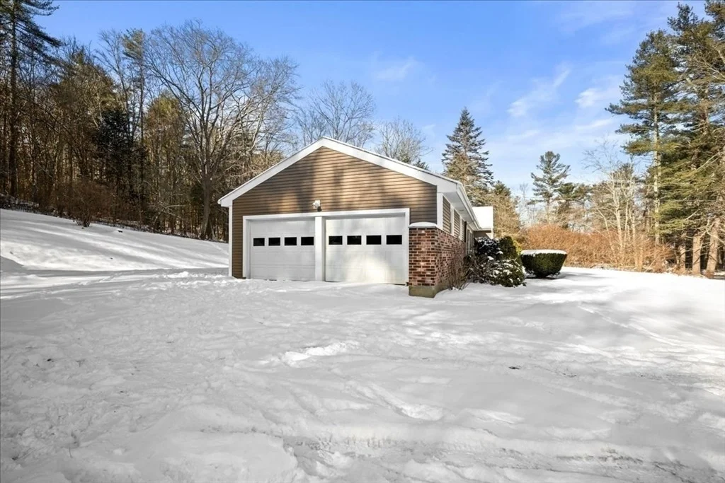 Photo of 256 Worcester Rd